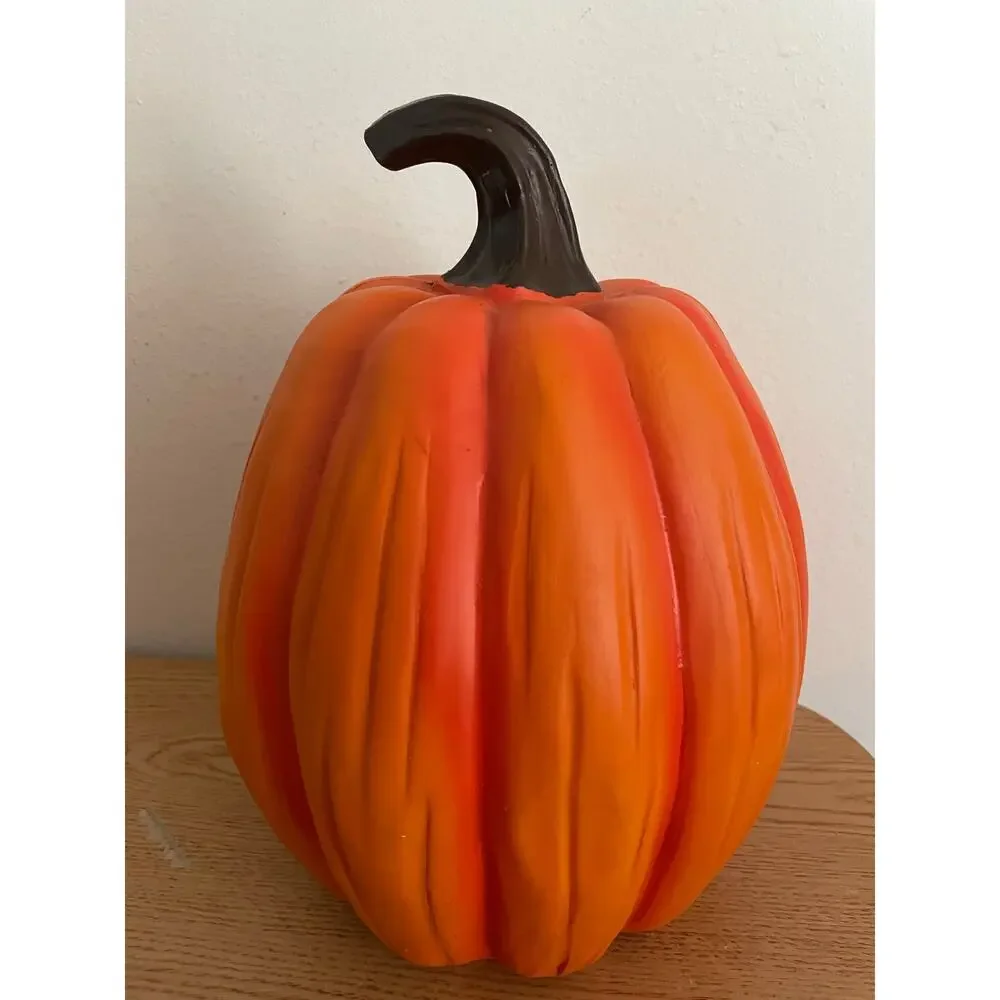 New Halloween 👻 Decor Ceramic Pumpkin 🎃 size 10”x7”